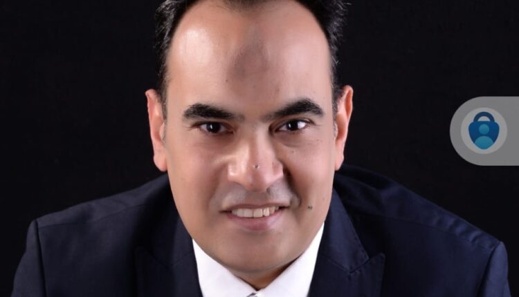 محمد عبدالعزيز، خبير الاستثمار السياحي والعقاري
