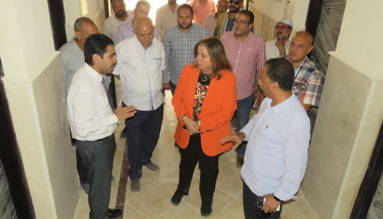 مي عبد الحميد تتفقد الوحدات السكنية بمدينتي العبور الجديدة والعاشر من رمضان