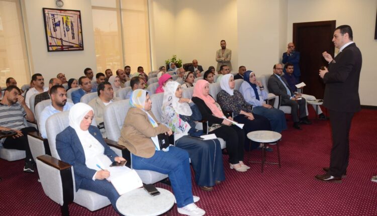 جانب من الندوة