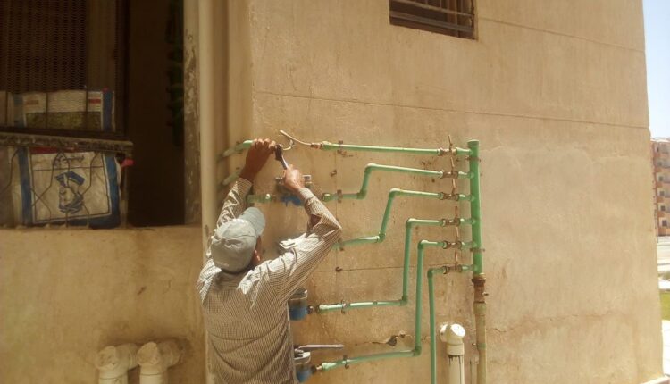 إزالة وصلات المياه الخلسة في عدد من المدن الجديدة