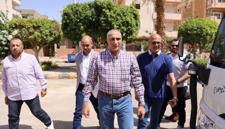 المهندس أمين غنيم في جولة تفقدية بمدينة طيبة الجديدة