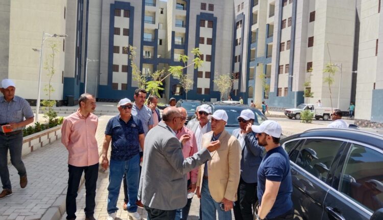 المهندس أمين غنيم يتابع سير العمل بمشروعات مدينة أخميم الجديدة