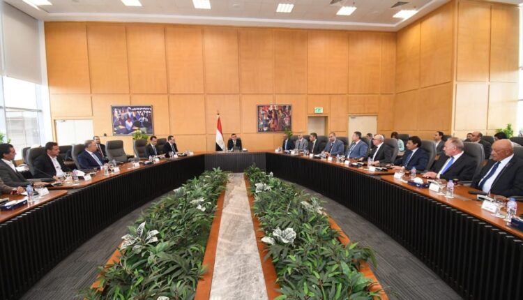 جانب من لقاء وزير الإسكان مع المطورين العقاريين