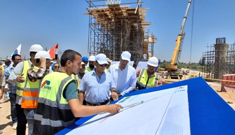 رئيس الجهاز المركزي للتعمير يتفقد سير العمل بمشروع محور اللواء عمر سليمان