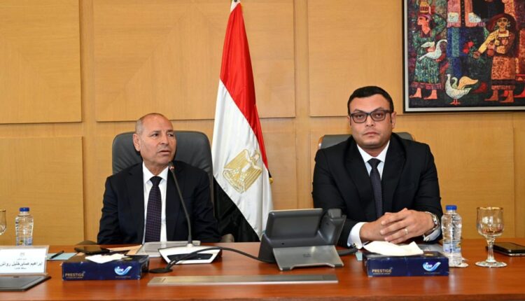 وزير الإسكان ومحافظ القاهرة يترأسان اجتماع اللجنة التيسيرية لمشروع تطوير «منطقة مثلث ماسبيرو»