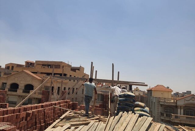 إزالة مخالفات بالقاهرة الجديدة