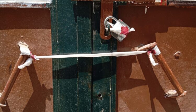 تنفيذ قرارات غلق وتشميع لمحال وبدرومات مخالفة