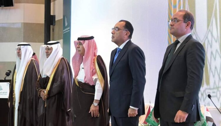 خلال اجتماع رئيس الوزراء والوفد المرافق مع عدد من المستثمرين بمقر اتحاد الغرف السعودية