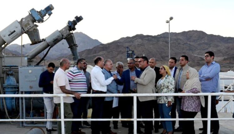 خلال تفقد وزير الإسكان لمحطة معالجة الصرف الصحى بمدينة دهب