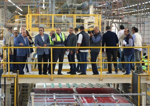 خلال جولة رئيس مجلس الوزراء في مصنع كناوف