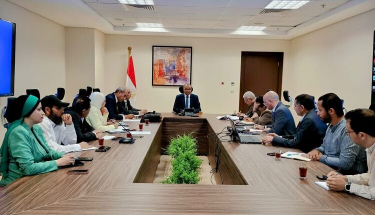 جانب من اجتماع نائب وزير الإسكان