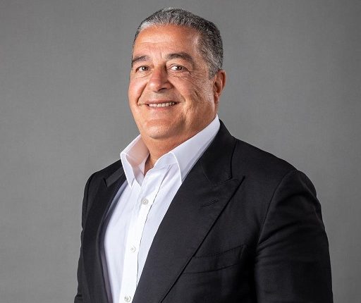 رجل الأعمال ياسين منصور