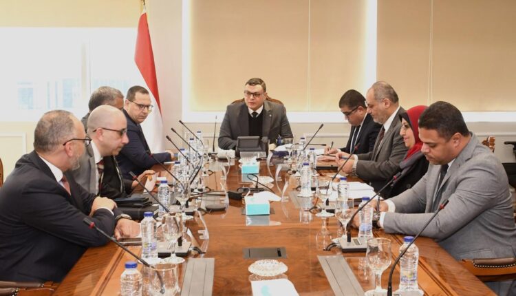وزير الإسكان يلتقى ممثلي «الحكير القابضة»