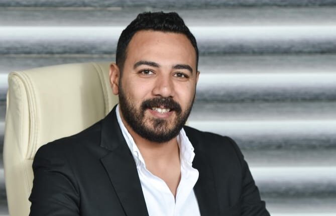 محمد الكومي رئيس قطاع المبيعات بشركة العز للتطوير العقاري