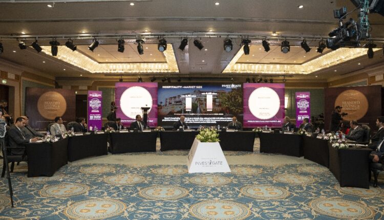 جانب من المائدة المستديرة