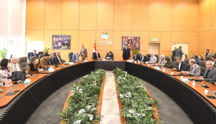 وزير الإسكان يعقد اجتماعه الدوري مع أعضاء مجلسي «النواب» و«الشيوخ»