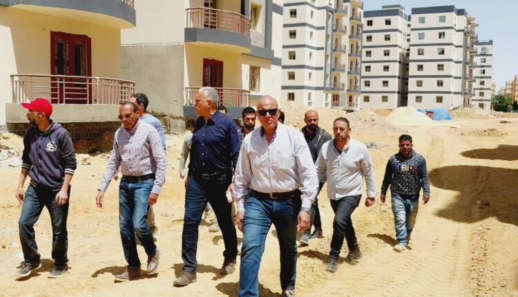 جانب من تفقد مسئولي "الإسكان" لمشروع "ديارنا"