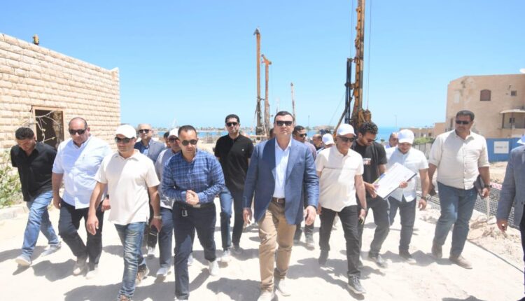 وزير الإسكان يتفقد مشروع بحيرات نيو مارينا والطرق والمداخل بـ«مارينا الساحل الشمالي»