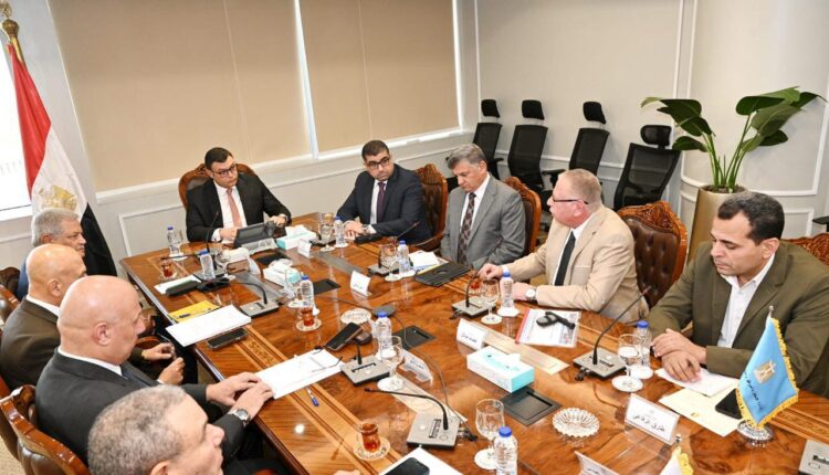 وزير الإسكان يلتقي رئيس مجلس إدارة الشركة الوطنية للمقاولات