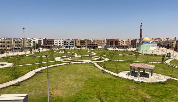 وزير الإسكان يتابع موقف المشروعات السكنية والبنية الأساسية والتطوير بعدة مدن