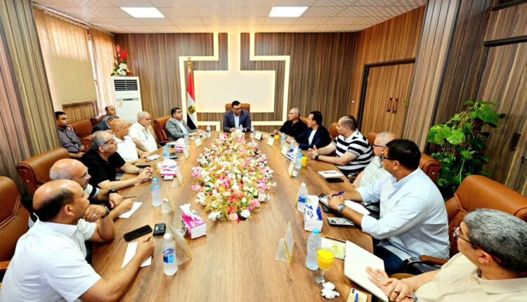 جانب من اجتماع وزير الإسكان بمقر جهاز مدينة برج العرب الجديدة