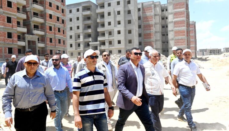 وزير الإسكان يتفقد وحدات «سكن لكل المصريين» والطرق بمدينة برج العرب الجديدة