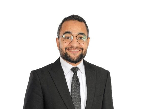 الدكتور حسن رمضان - المدير المالي لشركة مزايا للتطوير العقاري