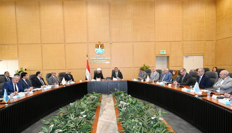 وزيرا «الإسكان» و«الأوقاف» يناقشان عدداً من الموضوعات المشتركة بين الوزارتين