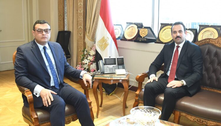 وزير الإسكان يبحث مع رئيس جهاز مستقبل مصر للتنمية المستدامة عددًا من ملفات العمل المشتركة