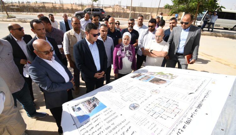 وزير الإسكان يتفقد أعمال تنفيذ وحدات «ديارنا» بمدينة أكتوبر الجديدة