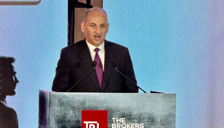 اللواء ياسر عباس نائب الرئيس التنفيذي للهيئة العامة للاستثمار والمناطق الحرة