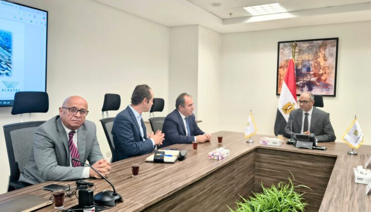 نائب وزير الإسكان يبحث فرص التعاون مع مسئولي إحدى الشركات التركية
