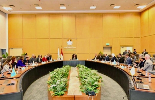 وزيرة الإسكان تستقبل وفد من مسئولي أكور العالمية