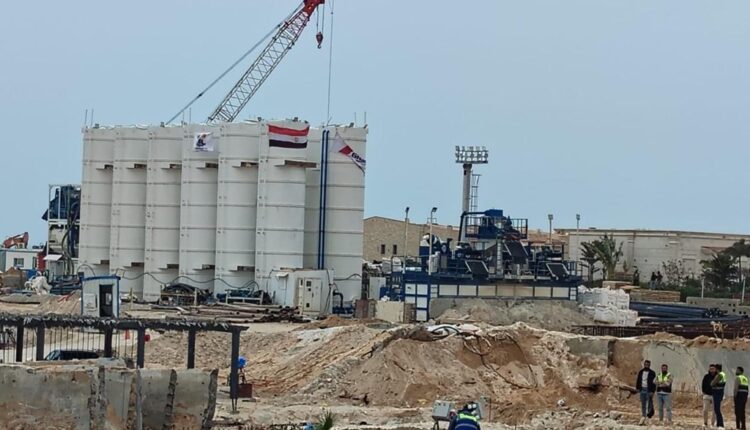 مسئولو الإسكان يتفقدون مشروعات مدينة العلمين الجديدة ومارينا