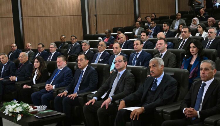 رئيس الوزراء يشهد الإعلان عن تفاصيل مشروع «The Spine»