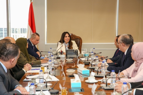 وزيرة الإسكان تتابع آخر مستجدات مشروع قانون الاتحاد المصري للمطورين العقاريين