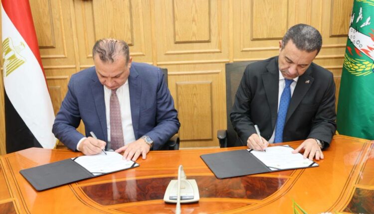محافظ المنوفية ورئيس صندوق التنمية الحضرية يوقعان بروتوكول تعاون